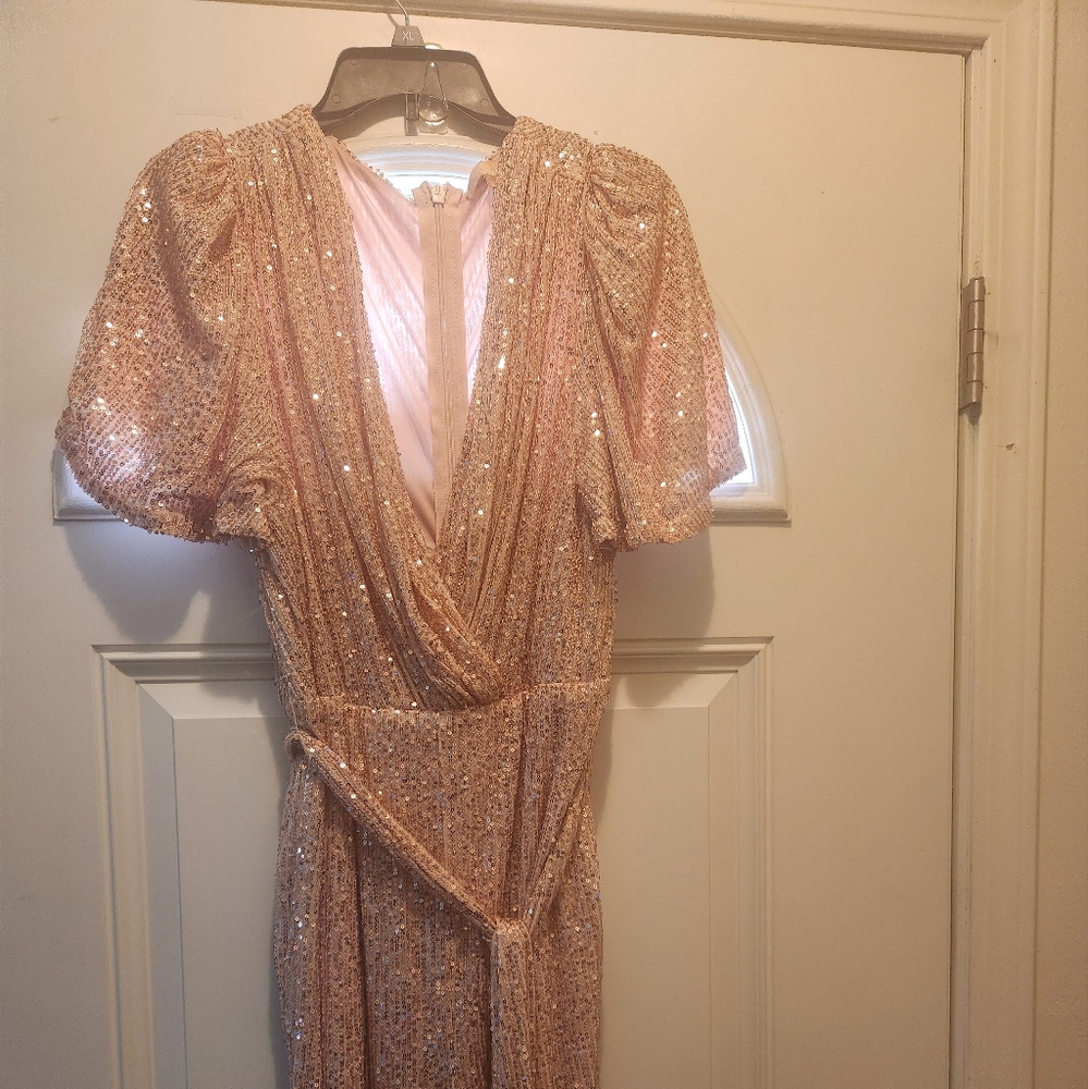 Sequin V-Neck Gown in Rose Gold